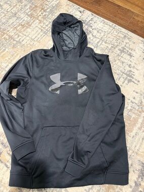 Under Armour Men’s Black Crewneck Logo Hoodie